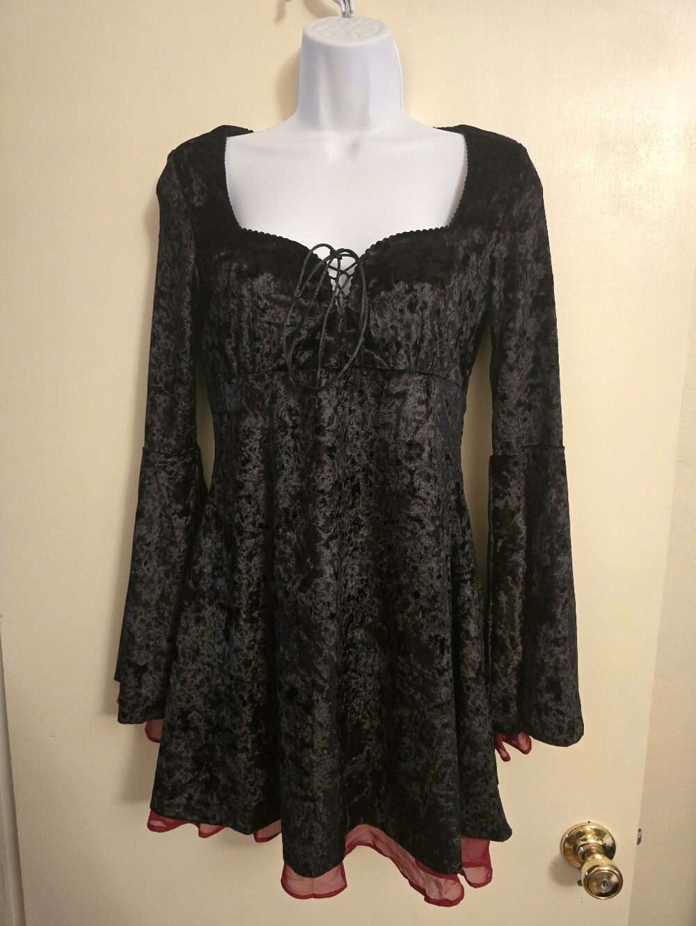 NWT Dolls Kill House of Widow Black Crushed Velvet Lace-Up Bell Sleeve Gothic S - Picture 2 of 8